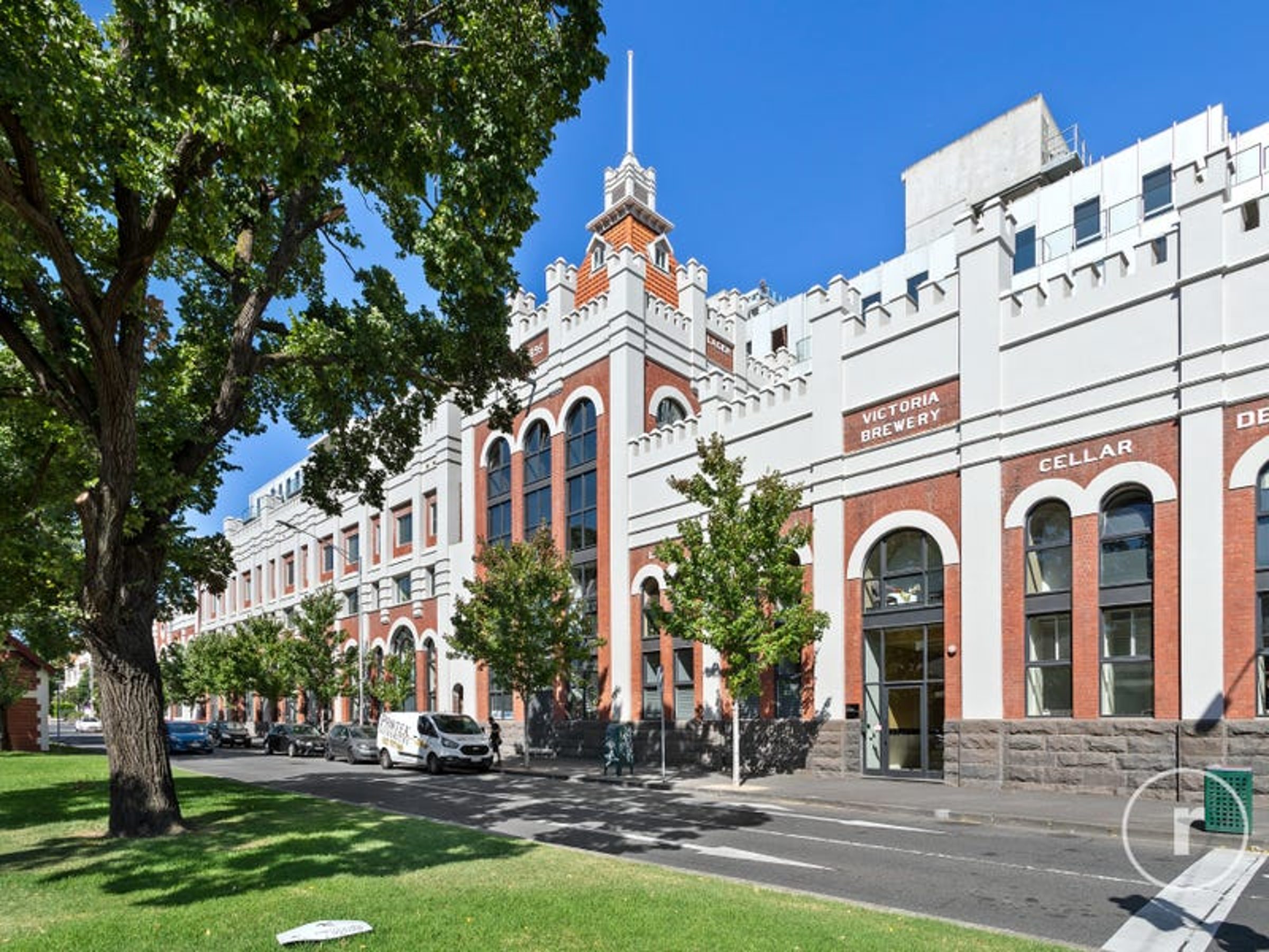 211 / 162 Albert Street, East Melbourne, main view