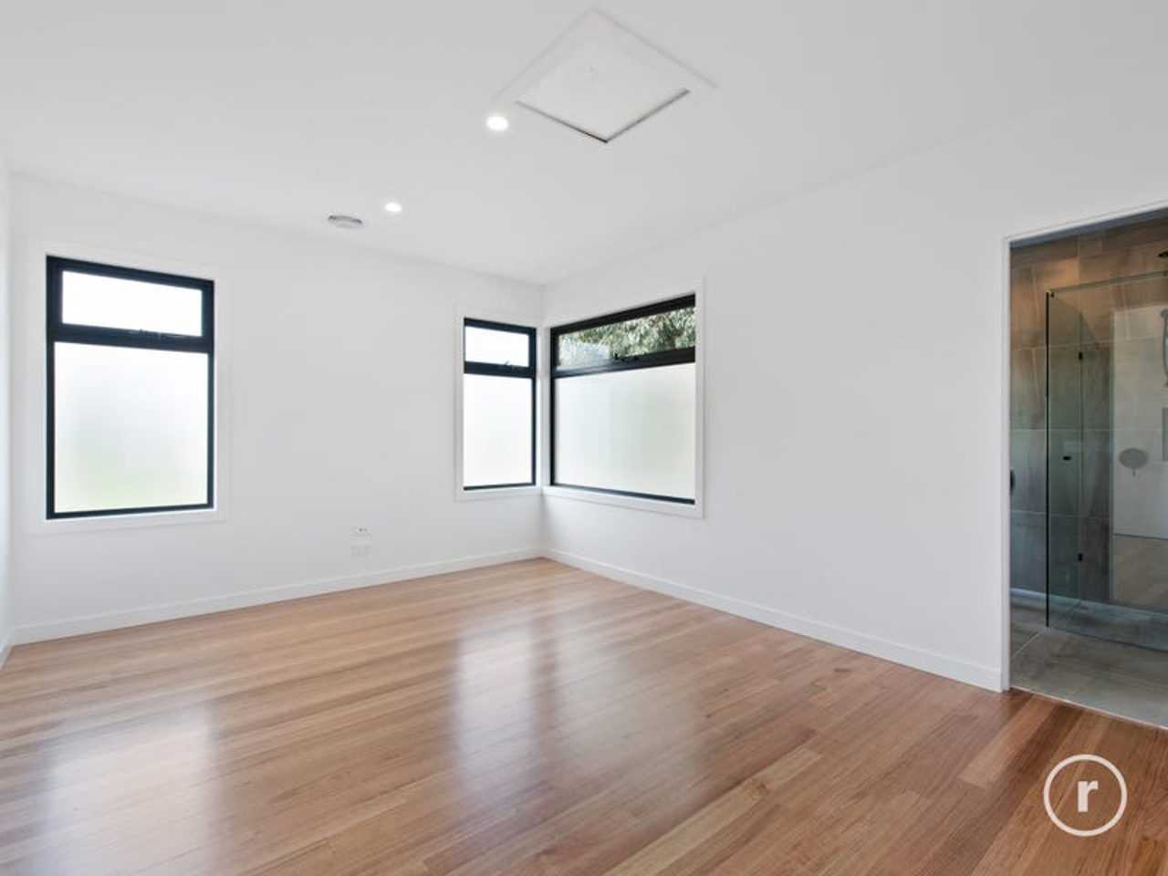 1 / 18 Timor Parade, Heidelberg West, view 13