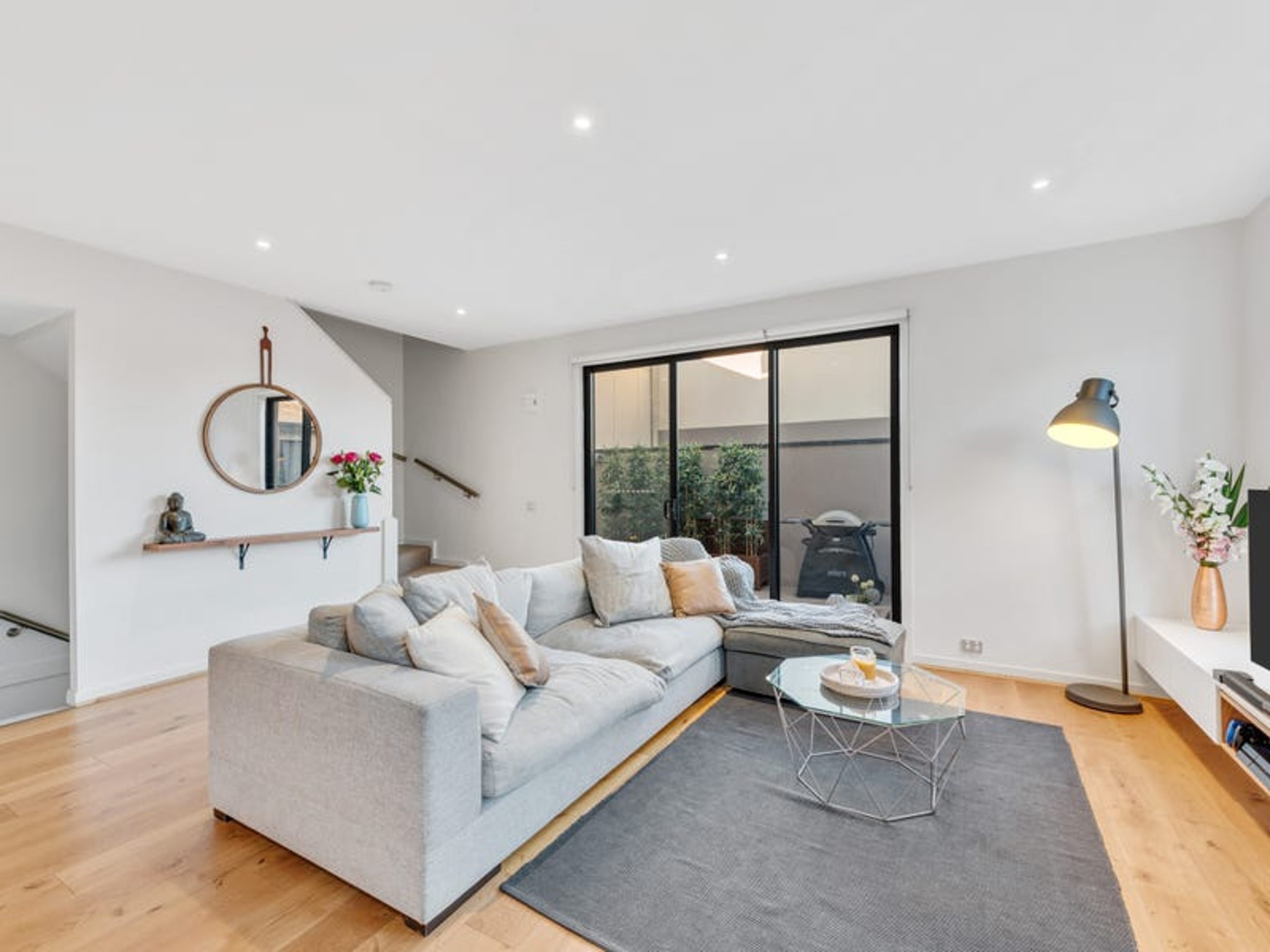 16 / 222 Williamsons Road, Doncaster, main view