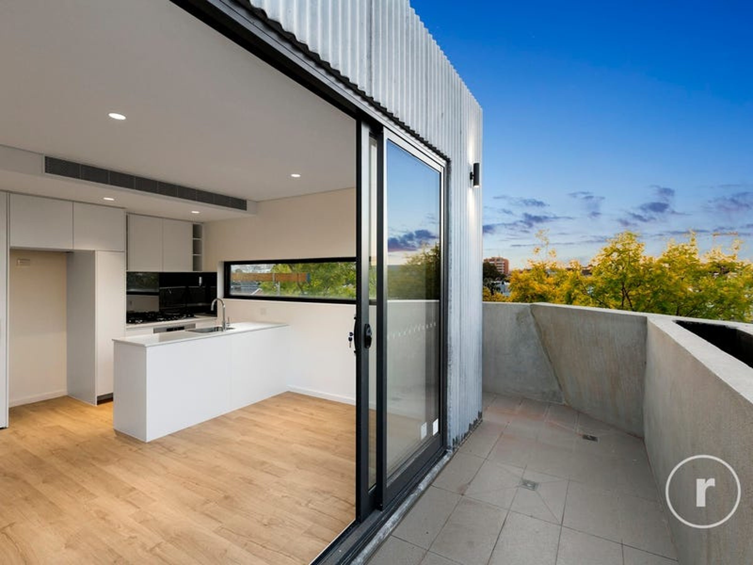 301 / 203 Johnston Street, Collingwood, image 2 of 11