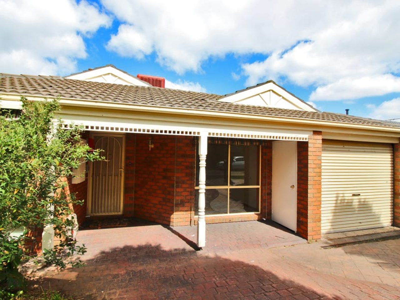 10 Dowding Close, Fawkner, view 2