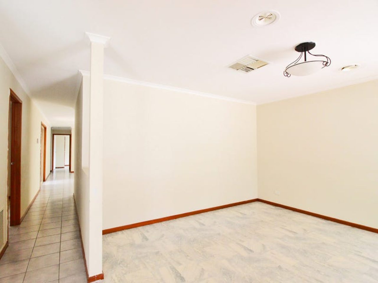 10 Dowding Close, Fawkner, view 10