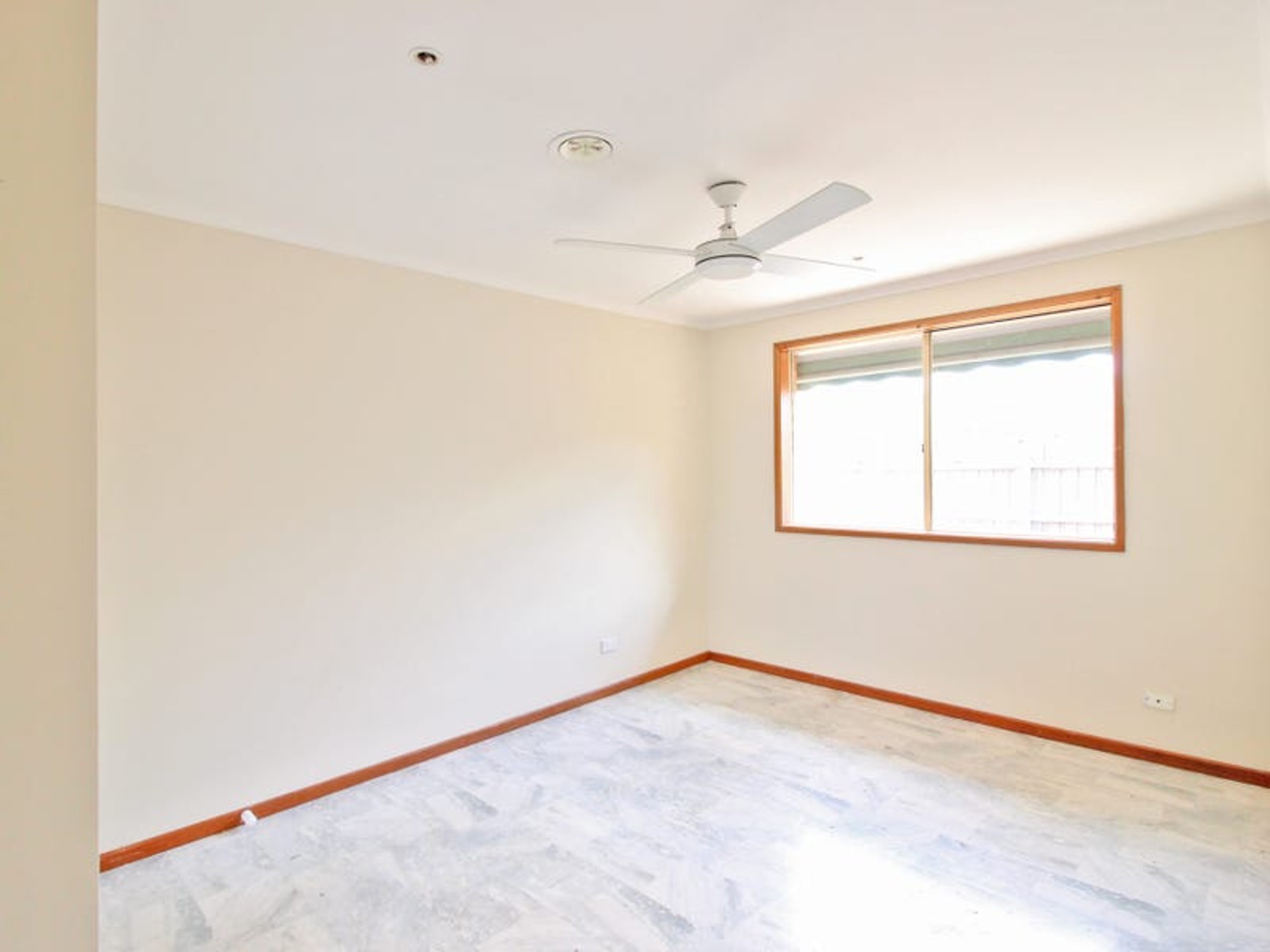 10 Dowding Close, Fawkner, image 11 of 13