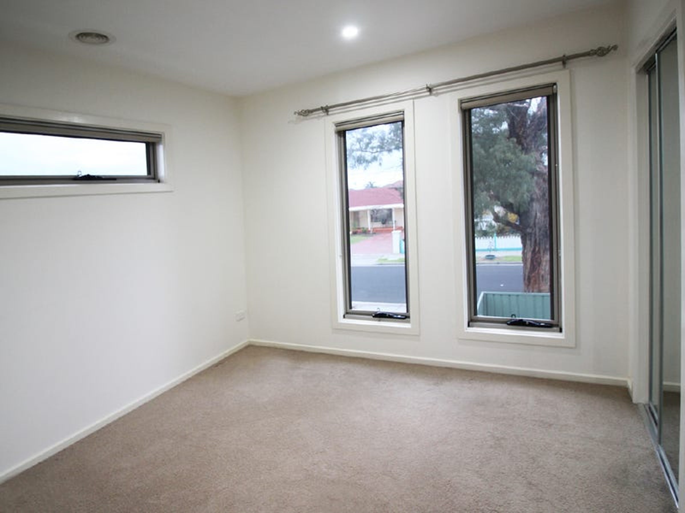 U1 / 60 William Street, Fawkner, image 6 of 13