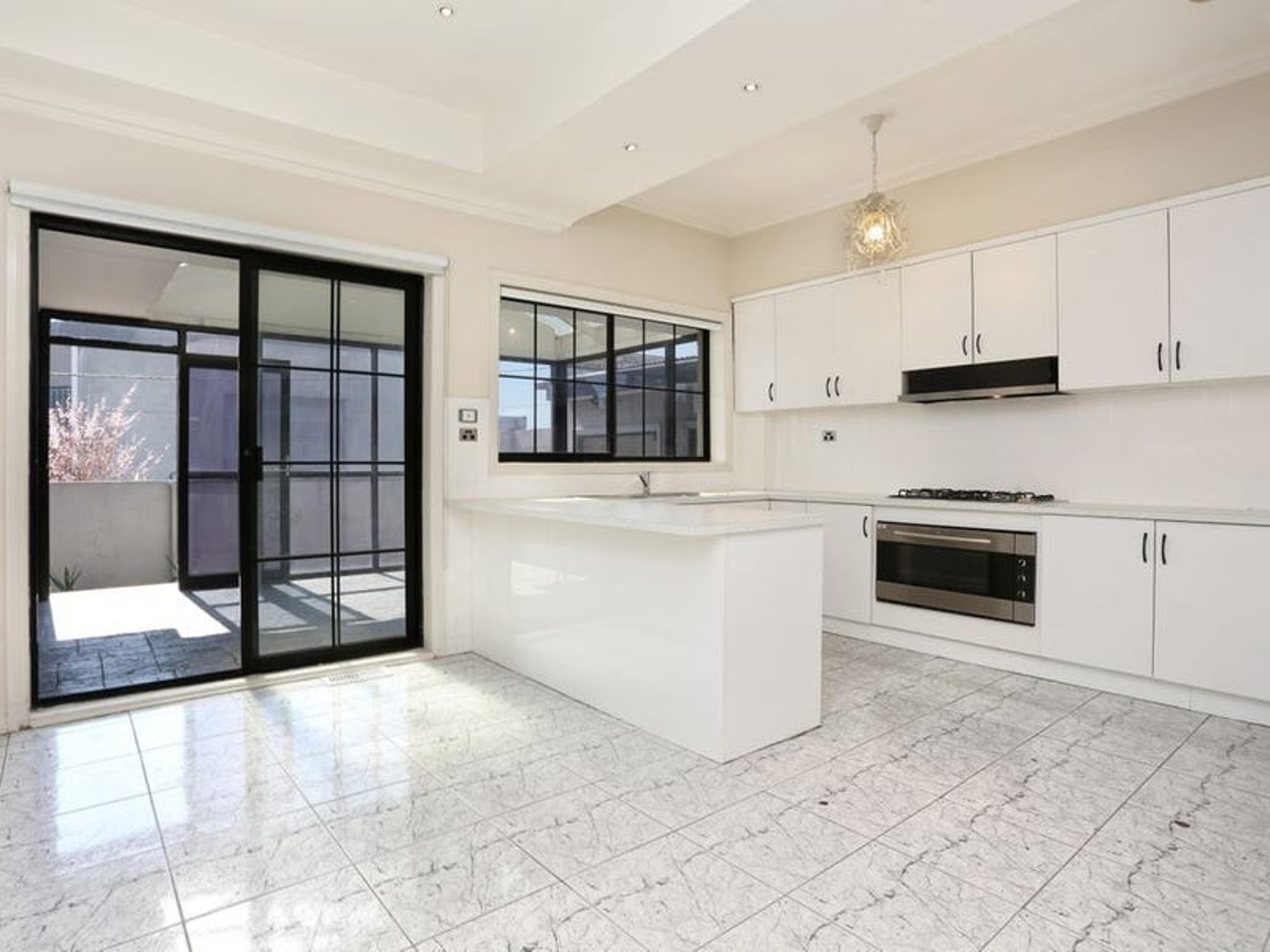 12 Williams Road, Coburg North, image 4 of 11