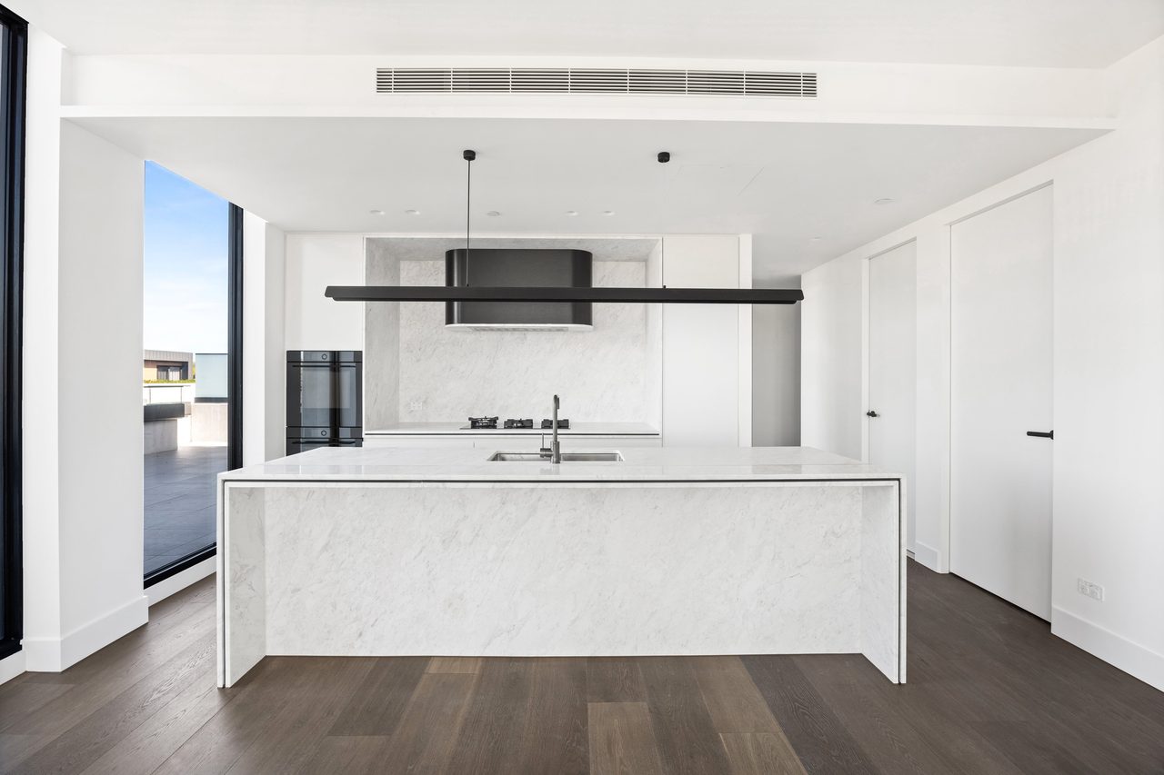 310 / 451 Hampton Street, Hampton
