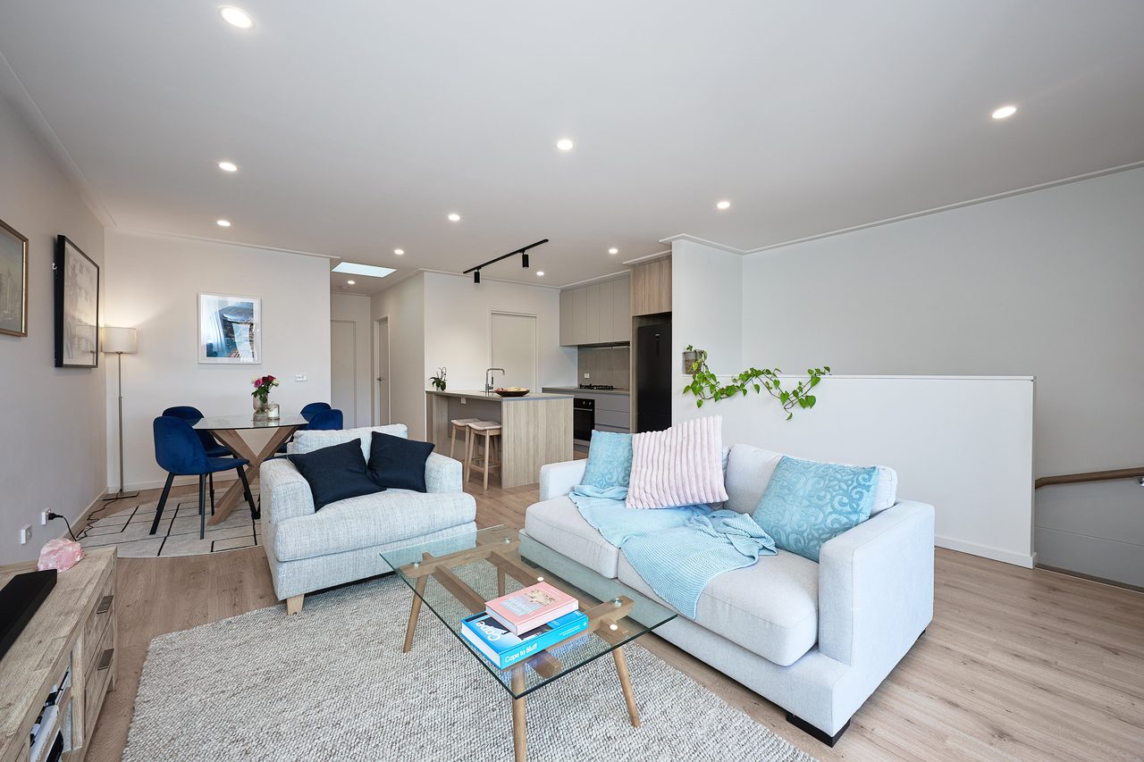 83 Phoenix Road, Altona North