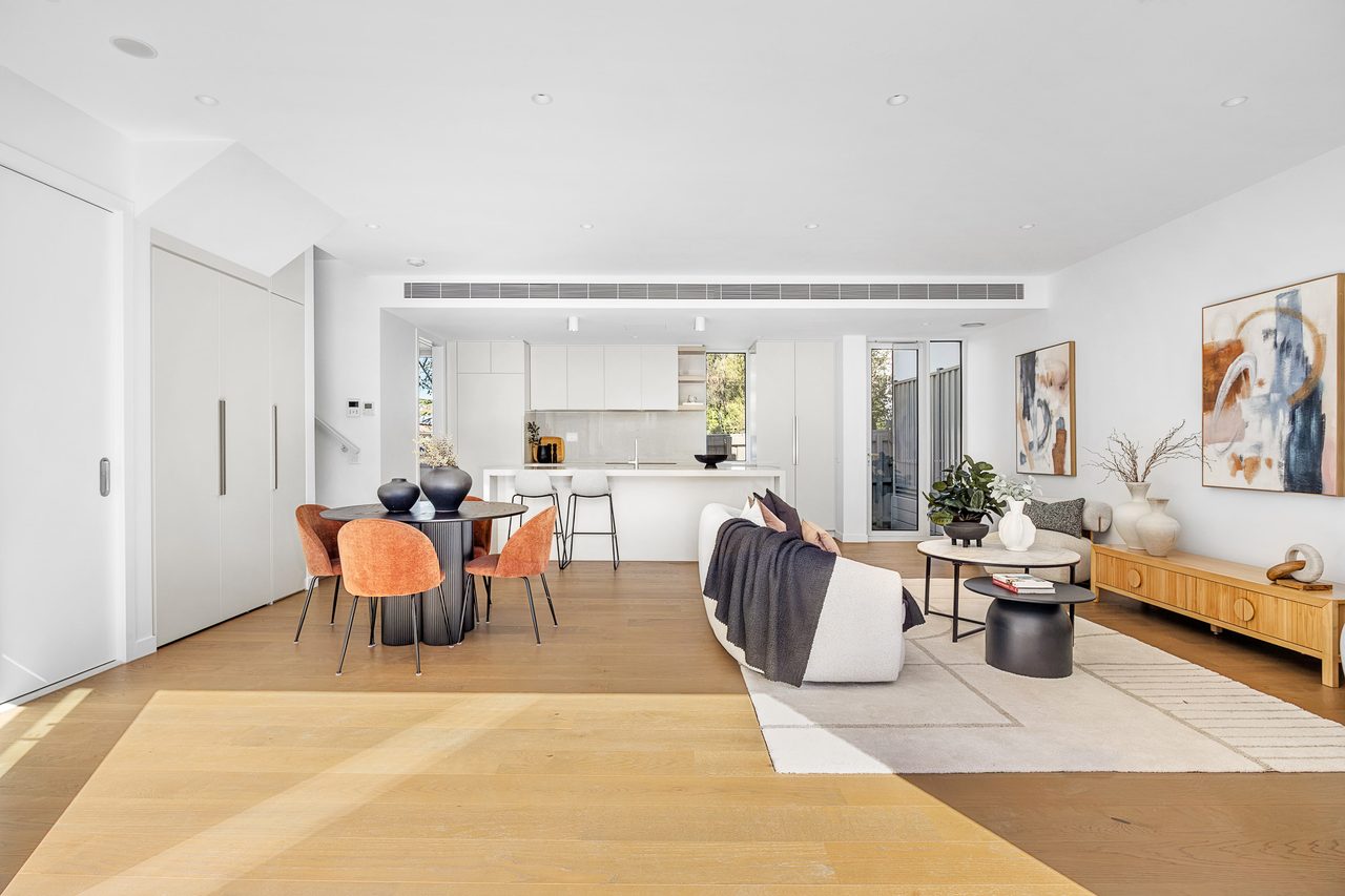 3 / 4 Hyton Crescent, Kew