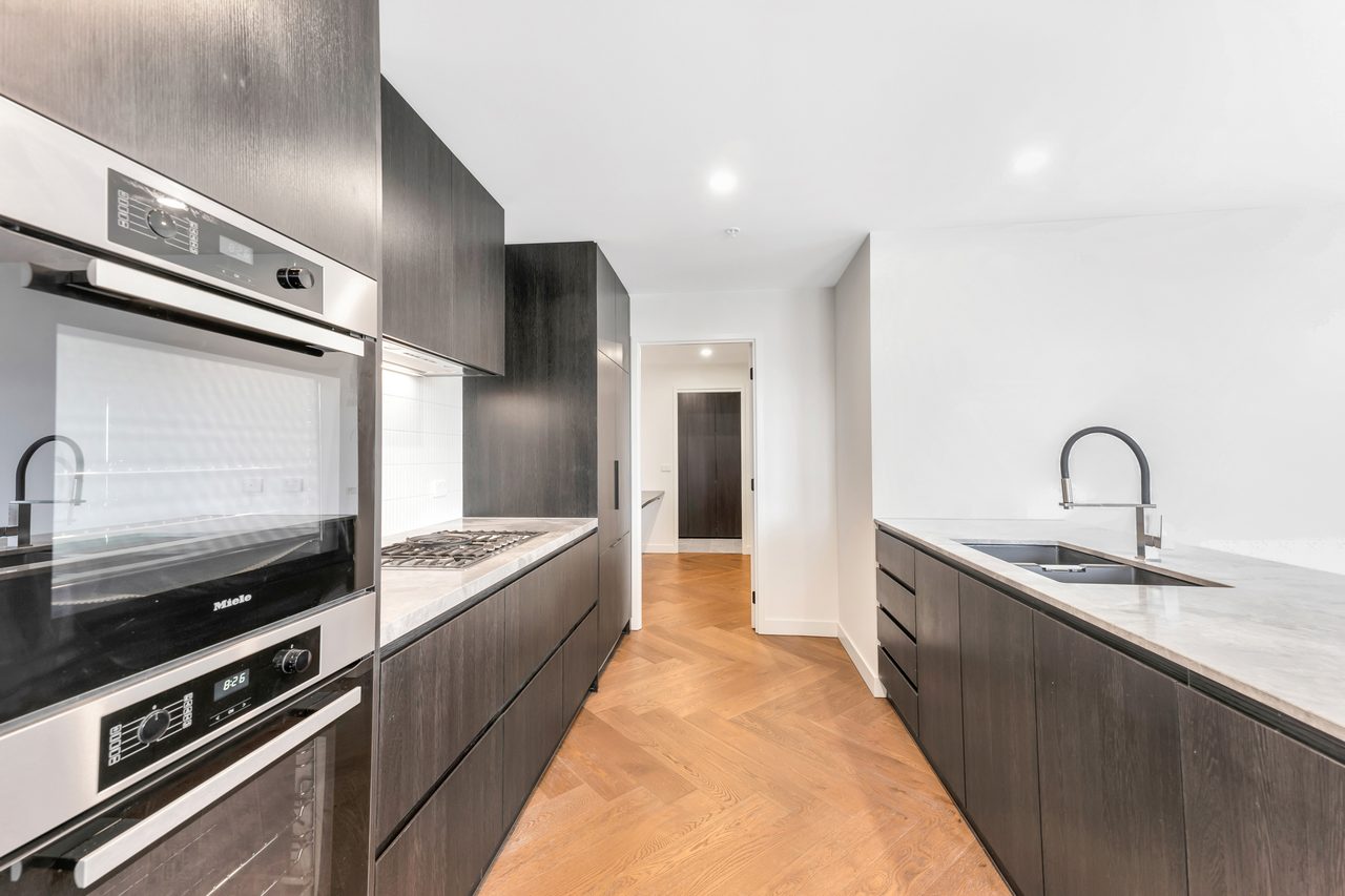201 / 765 Toorak Road, Hawthorn East